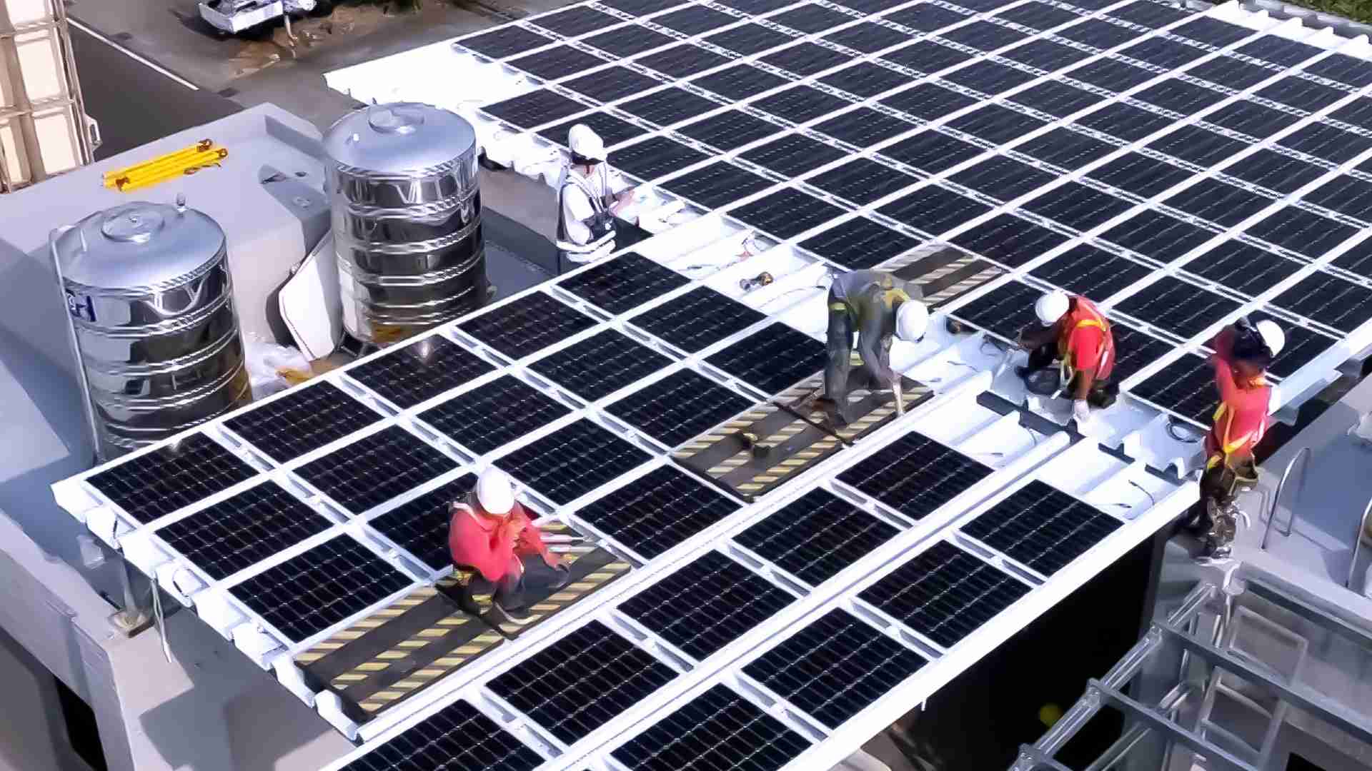 z6mg·人生就是博着力于替代能源之技术研发，，，如光电浪板的相关制程、、、、设备与产品，，，其中所开发之光电整合型浪板，，，减少传统金属支架安装，，，，更提升耐候度，，，可广泛运用于多元场域，，，，并辅助建筑达到净零碳排目标